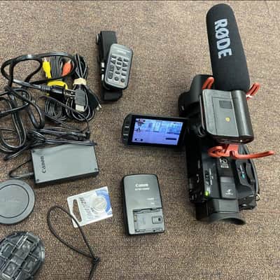 Canon Vixia HF G40 Full HD Pro Camcorder W/ Microphone, With All Accessories | Big Bundle image 1