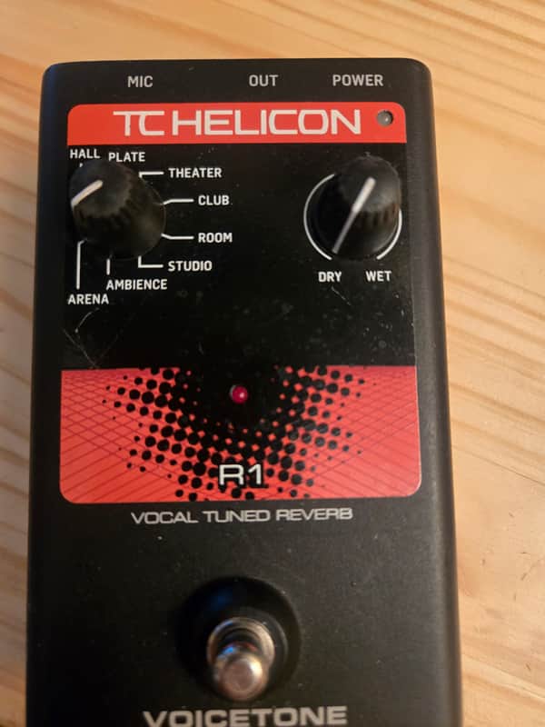 TC Helicon VoiceTone R1