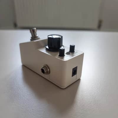 Ibanez Booster MINI 2021 - White image 4