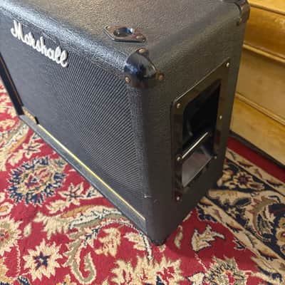 Marshall 1922 2 x 12 Speaker Cabinet - Black image 3