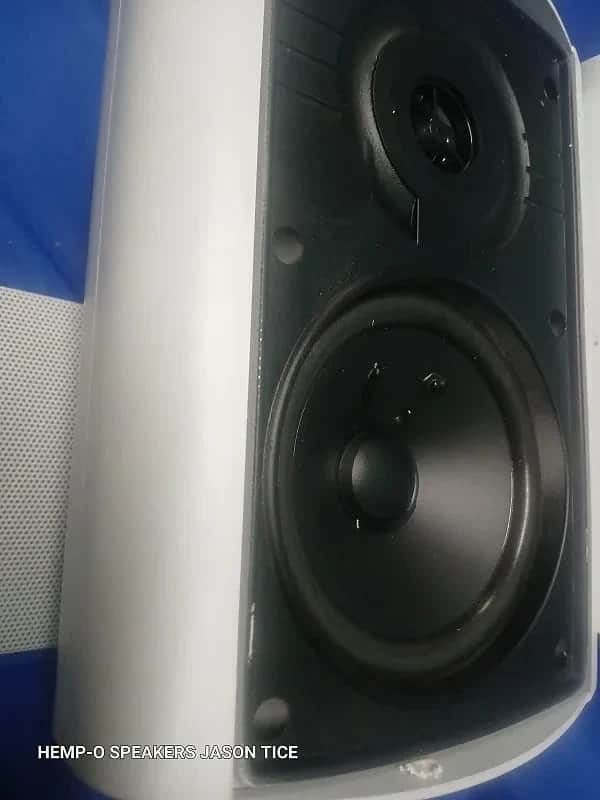 STEREO SPEAKERS BOOK SHELF SPEAKERS 5.25 TALC LOADED POLY +RUBBER SURROUND+ TWEETER WATERPROOF indoor OUTDOOR SPEAKERS MOITORS DISTRIUTED SOUND AUTOMOTIVE WITH 5.25 AND 3/4" TWEETER POLY FILM CAPS image 1