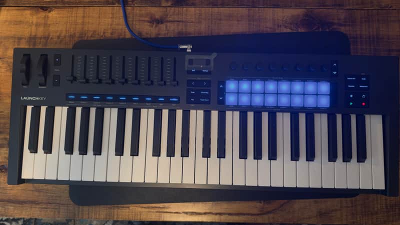 Novation Launchkey 49 MKIV MIDI Keyboard Controller 2024 - Present - Black