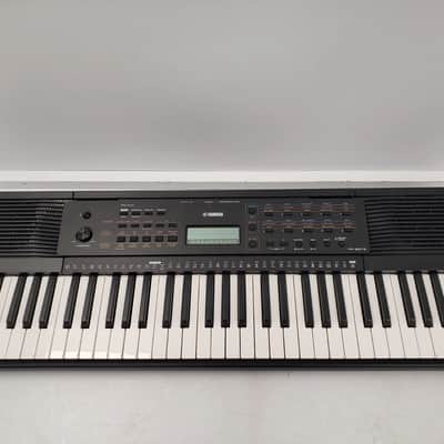 Yamaha PSR-E273 61-Key Arranger Keyboard 2020 - Present - Black image 2