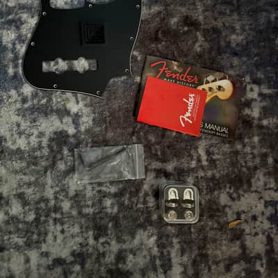 Fender Player Plus Jazz Bass Sienna Sunburst with extras image 6