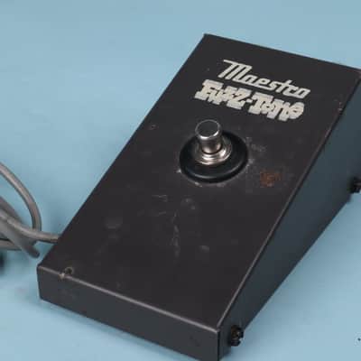 Vintage 1960s Maestro FZ-1A Fuzz Tone by Gibson Fuzz Guitar Effect Pedal image 4