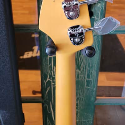 2025 Fender American Pro II Jazz Electric Bass 3 Tone Sunburst with Fender HSC image 12
