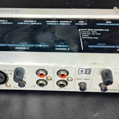 Native Instruments Audio 8 w/ Traktor cables and control VInyl image 1