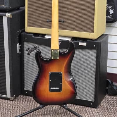 Fender Stevie Ray Vaughan Stratocaster 3Color Sunburst image 8