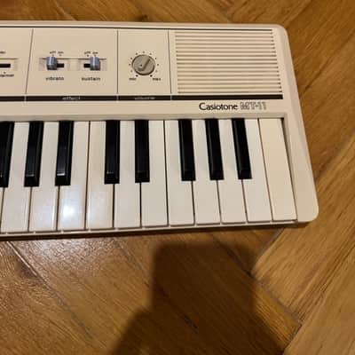 RARE Vintage Casio Casiotone MT-11 1980s Analog Synthesizer Keyboard image 5