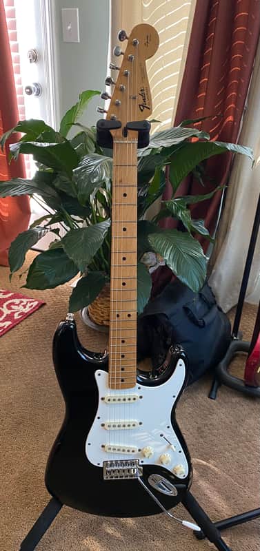 Fender Mexican Standard Stratocaster “squier series” 1995 Black image 1