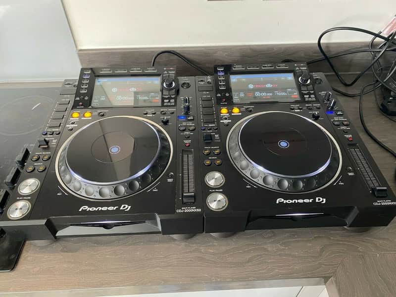 x2 Pair Pioneer DJ CDJ-2000 NXS2 Nexus 2 CDJ Multimedia Players CDJ 2000 image 1