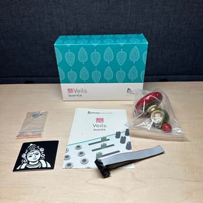 Mutable Instruments Veils v2 in PRISTINE CONDITION w/ toy & extra face plate image 3