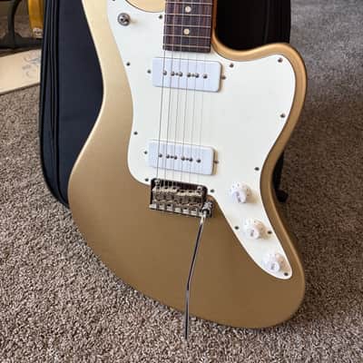 Suhr Classic JM Tremolo S90 - Gold image 2