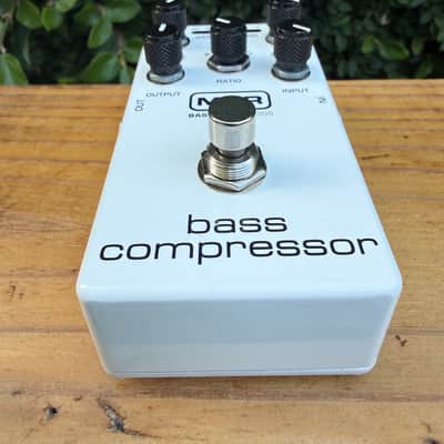 MXR M87 Bass Compressor 2011 - White image 5