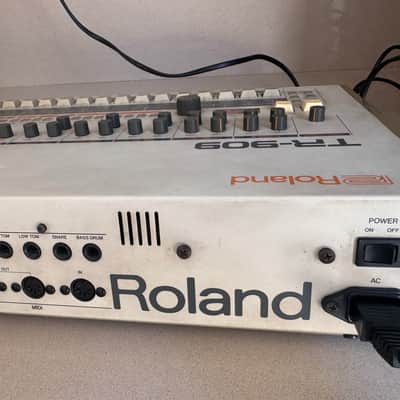 Roland TR-909 Rhythm Composer 1983 - 1985 - White image 4