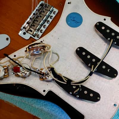 Fender American Vintage Series AVRI '62 Stratocaster 1999 3-Color Sunburst Free Shipping 48 CONUS image 12