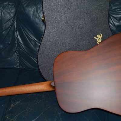 Larrivee Simple 6 Dreadnought Sunburst 2026 - Satin image 6