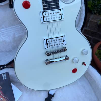 Gibson Signature Les Paul Guitar with OHSC 2012 - Excellent image 9