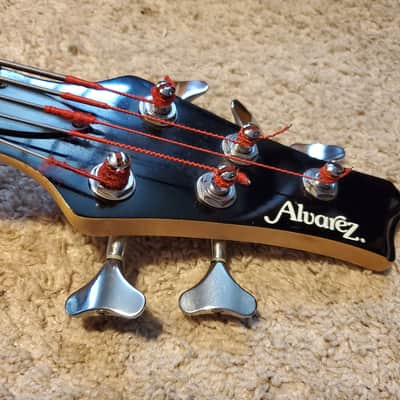Alvarez Villain 5-String Bass Natural image 3