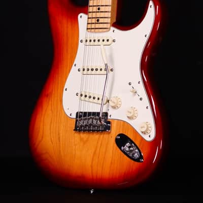 Fender American Professional Stratocaster Sienna Sunburst w/ HSC, 2016 - USED image 2