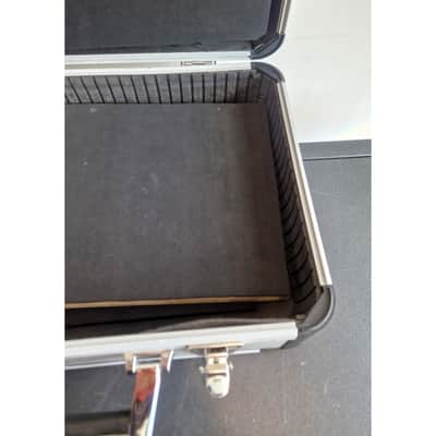 Unbranded Metal Case - Carry Handle – Tool Case - Good image 15