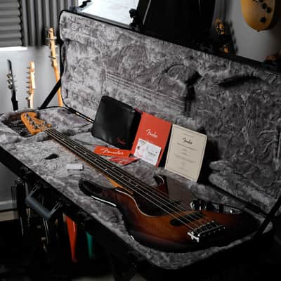 Fender American Professional II Jazz Bass V with Rosewood Fretboard 2021 - 3-Color Sunburst image 3