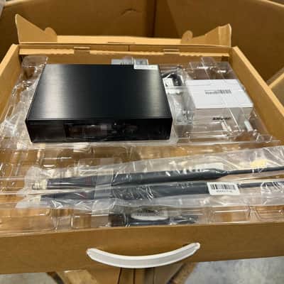 Shure QLDX4 Digital Wireless Receiver 572-616 MHz J50A image 5