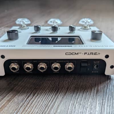 Hotone MP-300 Ampero II Stomp Amp Modeler / Effects Processor 2021 - Present - White image 7