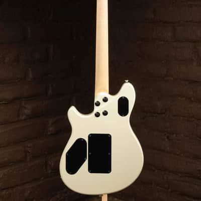 EVH Wolfgang USA, Ivory image 2