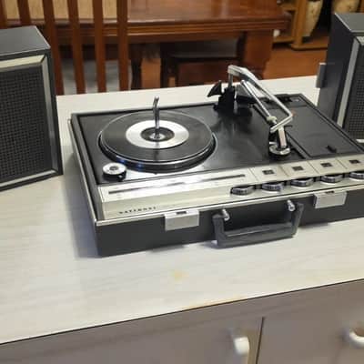 National SG-707 vintage portable radio phonograph (turntable) system/1971 image 4