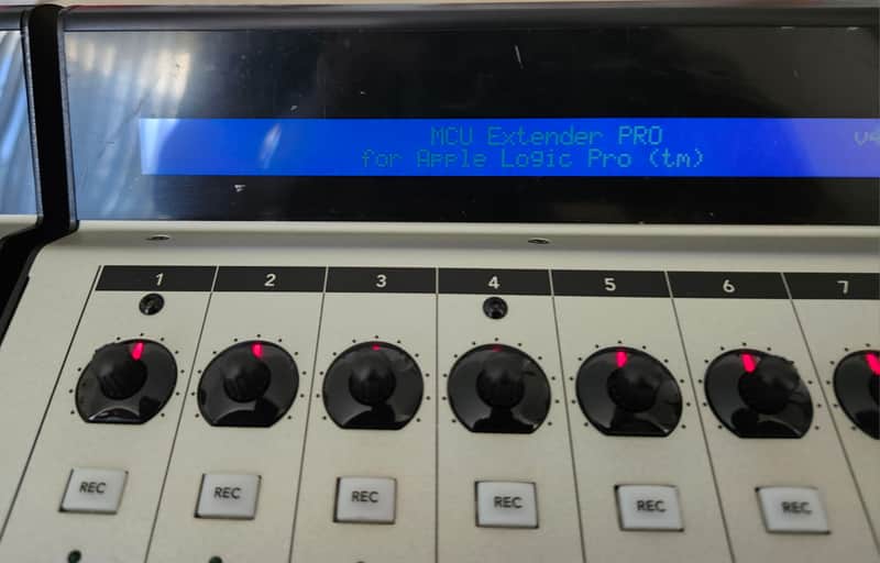Mackie MCU Pro XT 8-fader Extender Bild 1