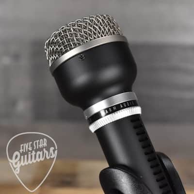 Warm Audio WA-19B 60's Vintage Style Dynamic Microphone - Black image 4