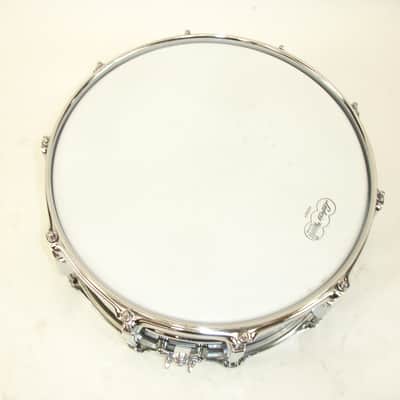 Ludwig LB402B 14"x6.5" Chrome Over Brass Snare Drum image 8