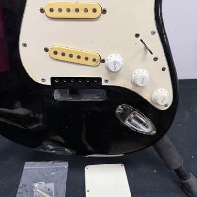 Vintage Squier Strat Stratocaster Electric Guitar Made in Korea For Parts or Repair 1987 image 12