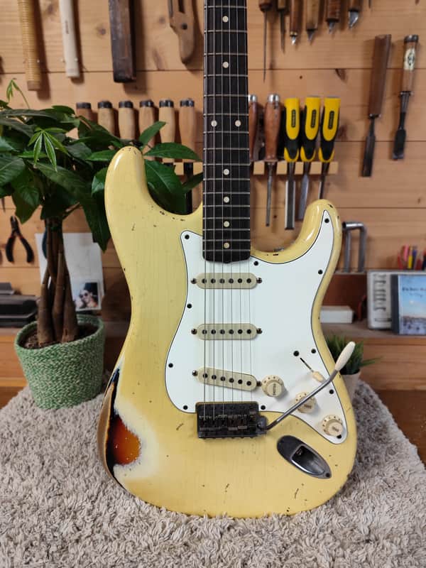 Fender Stratocaster - John Cruz '61 Reissue - Olympic White over Sunburst Hvy Relic - 2017 image 1
