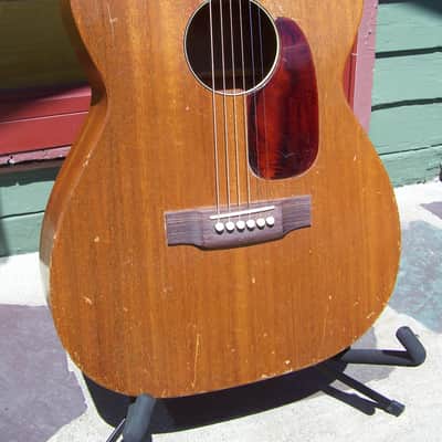 Harmony H165 mahogany 000 size guitar w/hsc 1960s image 2