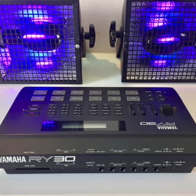 YAMAHA ry 30 80's Black ( very rare / Vintage digital groovebox) Near mint condition ! no AC adaptat image 3