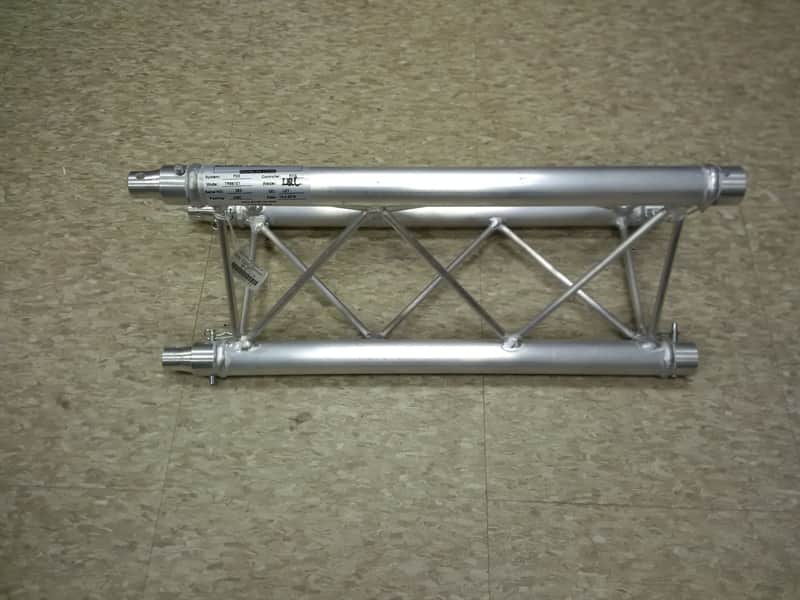 Global Truss TR-96101 F23 9" Mini Triangle Truss 1.64/.5m Straight Segment image 1