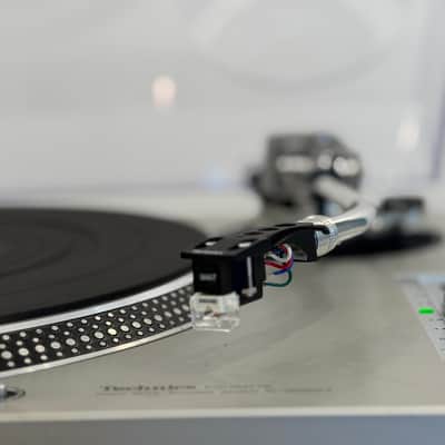 Technics SL-1200 MK2 1988 - Silver image 5