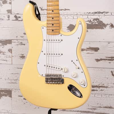 Fender CIJ "Yngwie Malmsteen" Stratocaster - Yellow White  2002-2004 image 2