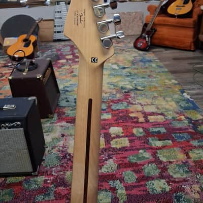 Squier Bullet Stratocaster HT with Laurel Fretboard 2018 - Present - Black image 6