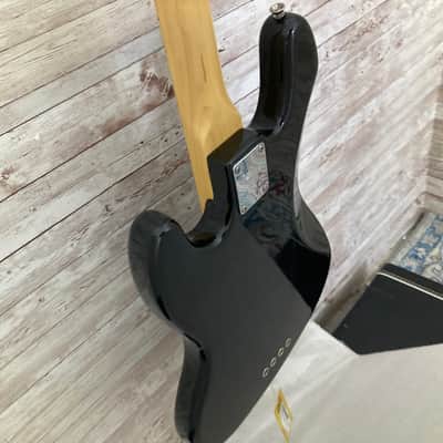 Used 2004 Fender American Series Jazz Bass with Maple Fretboard image 12