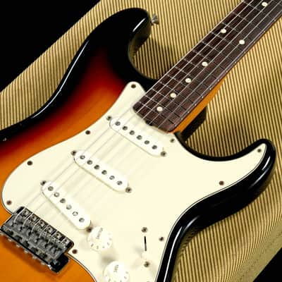 FENDER American Vintage '62 Stratocaster 3-Color Sunburst -2003- [V140759] (08/03) image 9
