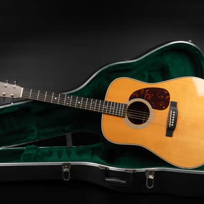 2014 Martin Standard Series HD-28 - Natural | USA All Solid Dreadnought Acoustic Guitar Scalloped X-Bracing Herringbone Binding 42.9mm Nut | OHSC image 2