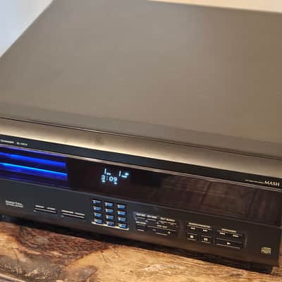 Technics SL-MC4 Compact Disc Changer (circa 2001) image 2