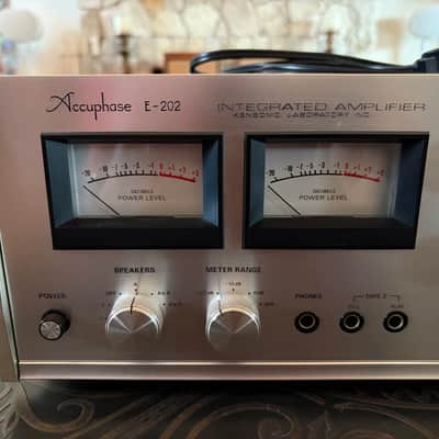 Accuphase E-202 - Serviced and Cleaned image 9