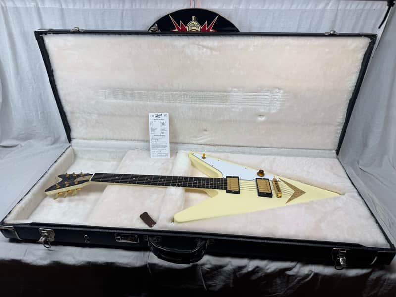 Gibson DSRVCWGH1 Limited Edition Reverse Flying V Guitar with Case 2007 - Classic White