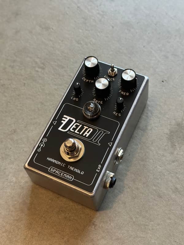 Spaceman Delta II Harmonic Tremolo Guitar Pedal image 1
