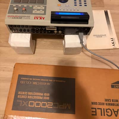 Akai MPC2000XL ORIGINAL BOX +NEW BLUE screen+ 8outs + CF + EB16 + original manual image 15