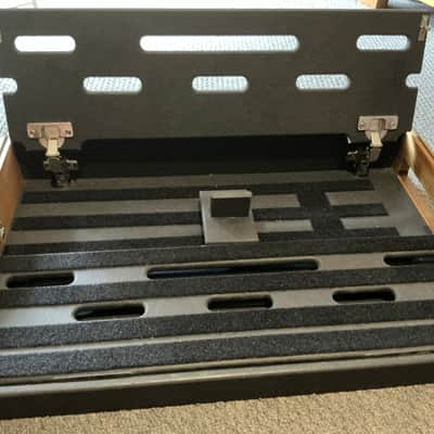 Third Edge Audio Pedalboard - Timber image 8